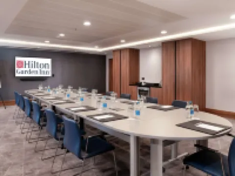 Hilton Garden Inn London Heathrow Terminal 2 and 3 Hotels in Hounslow