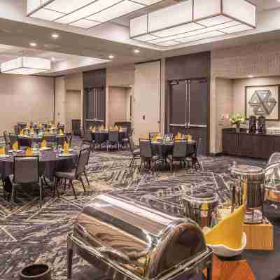DoubleTree by Hilton Lafayette East Dining/Meeting Rooms