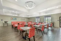La Quinta Inn & Suites by Wyndham Coralville Iowa City Отели в г. Johnson County