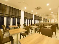 Sparks Odeon Sukabumi, ARTOTEL Curated - parking