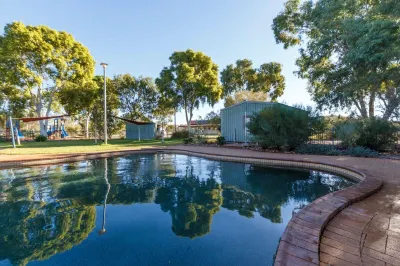 Discovery Resorts - Kings Canyon Hotels near Uluṟu-Kata Tjuṯa National Park