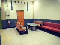 Penginapan Anak Raja - Sampit Syariah Hôtels à : Mentawa Baru Hilir