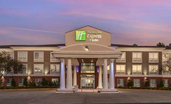 Holiday Inn Express & Suites Natchitoches