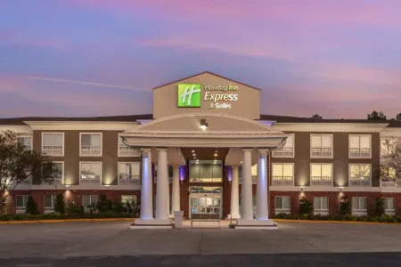 Holiday Inn Express & Suites Natchitoches Отели рядом с достопримечательностью «Парк Хайленд Парк»