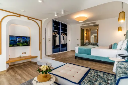 Cresanto Luxury Suites