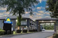 Days Inn by Wyndham Pensacola I-10 - Haustierfreundliche