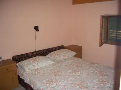 Vis Apartments