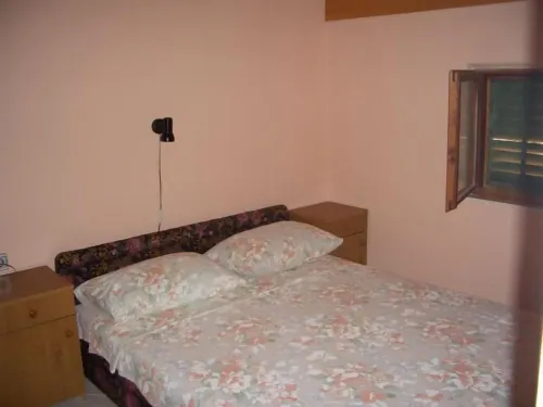 Vis Apartments