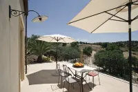 Relais Parco Cavalonga فنادق في كوميزو