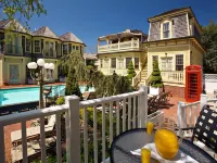 Brass Key Guesthouse Adults Only - parking