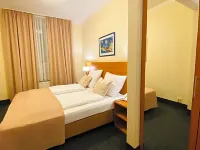 Hotel Hansehof Hotels near St. Pauli