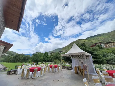 Terma Linca Resort and Spa Отели в г. Тхимпху