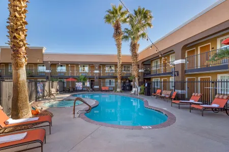 Best Western Mesquite Inn Отели рядом с достопримечательностью «Splash Pad»