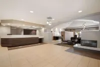 裡諾索尼斯塔ES套房飯店