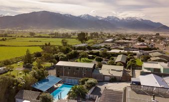 Dusky Lodge