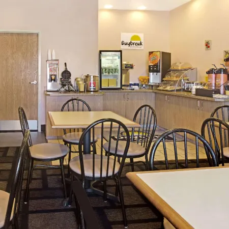 Days Inn & Suites by Wyndham Castle Rock
