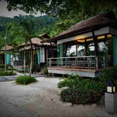 Victoria Cliff Nyaung Oo Phee Island Hotel Exterior