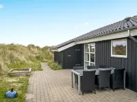 "Frido" - 400m from the Sea