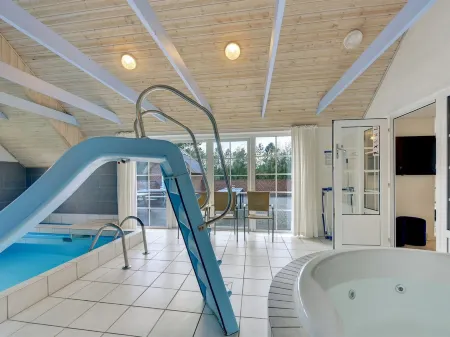 "Jorkin" - 1.8km from the Sea