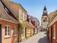 "Laust" - 250m from the Sea