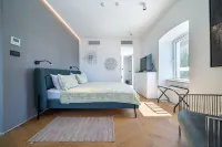 Villa Lastva is a Five Star Seafront Luxury Villa with Privite Pool - Alojamientos