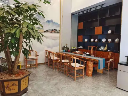 Shuangjiang Shanke Yazhi Hotel (Shuangyizhong Branch) Отели рядом с достопримечательностью «White Elephant Temple»