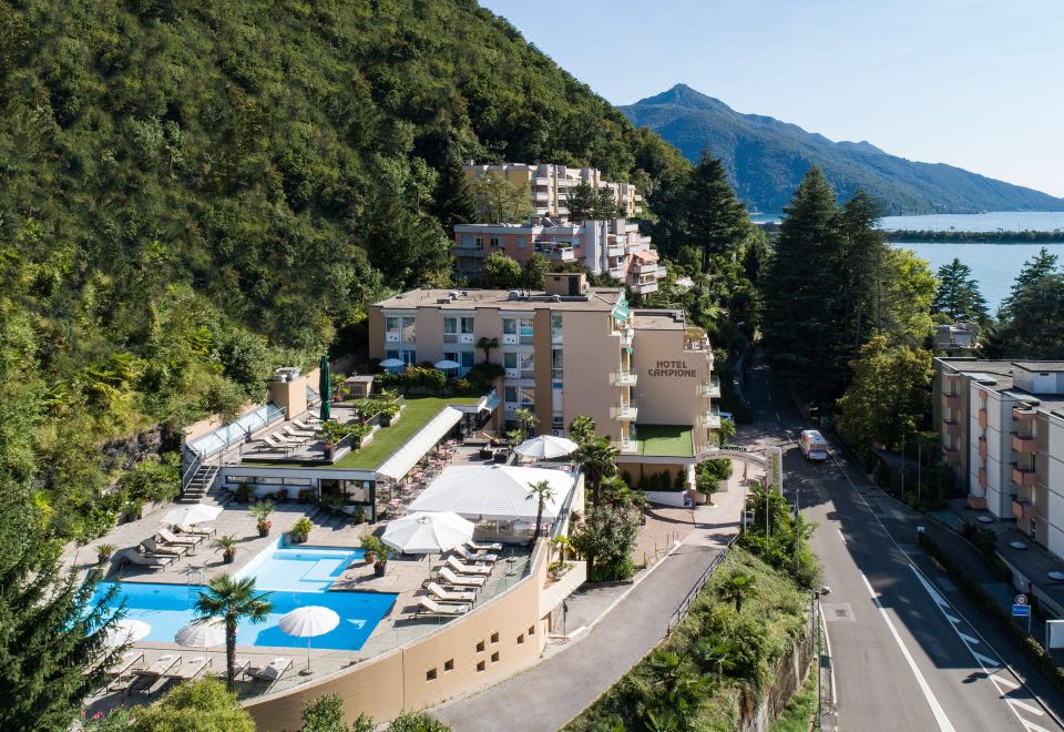 1. 호텔 캄피오네..