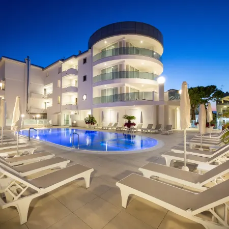 International Beach Hotel