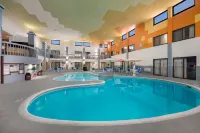 Revel Hotel Minot, SureStay Collection by Best Western - Pools