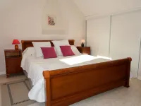 Gîte Triskell Hotels in Ploumilliau