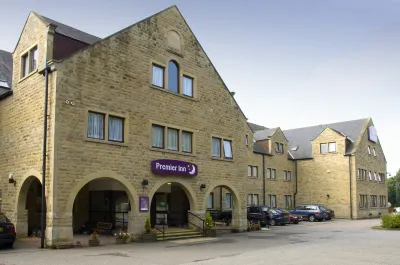Huddersfield North Hotels near Halifax Road Yew Park