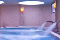 Zeus Essence Ramada by Wyndham Athens - spa
