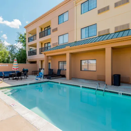 Courtyard Tupelo