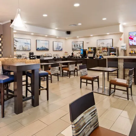 Best Western Plus Kansas City Airport-KCI East