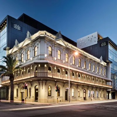 The Melbourne Hotel Отели рядом с достопримечательностью «Причал Элизабет»