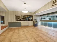 Super 8 by Wyndham Niagara Falls North Hotels in Niagara Falls