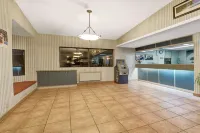 Super 8 by Wyndham Niagara Falls North