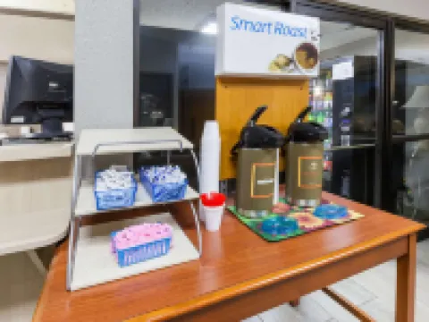 Knights Inn Flint Hotels in Flint