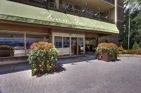 Town Inn Suites Hotel Hotels near Horsham Park