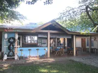 RedDoorz @ July's Haven Seaside Pension Camiguin Hoteles cerca de The Sunken Cemetery