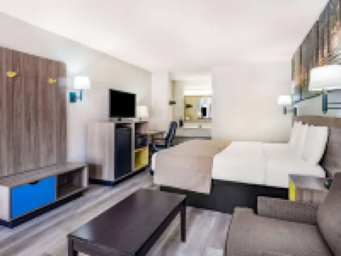 Days Inn by Wyndham Macon I-475 Hotels in Macon