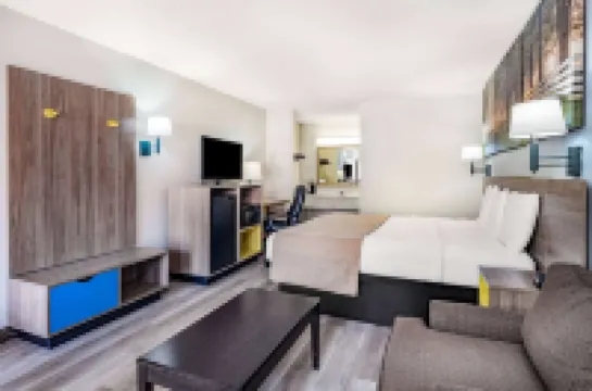 เดย์สอินน์ บายวินด์แฮม มาคอน I-475