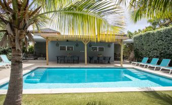 Casa Maria Curacao. Luxury 6 Bedroom Villa Next to Supermarket & Jan Thiel Beach