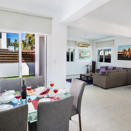 Protaras Holiday Villa Me25