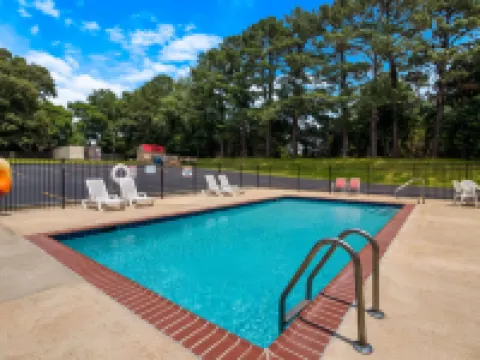 Econo Lodge Hotels in Weakley County