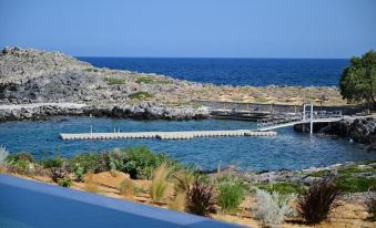 Kavos Hotel & Suites