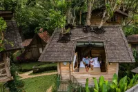 Roots Tree House Hotel di Ungasan