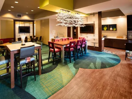 Holiday Inn & Suites Bothell Отели в г. Каткарт