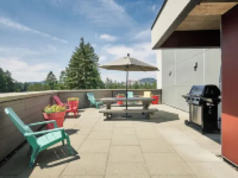 SoLo Suites Hotels in Langford