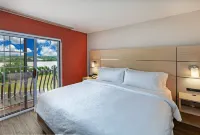 Holiday Inn Express & Suites JENKS by IHG